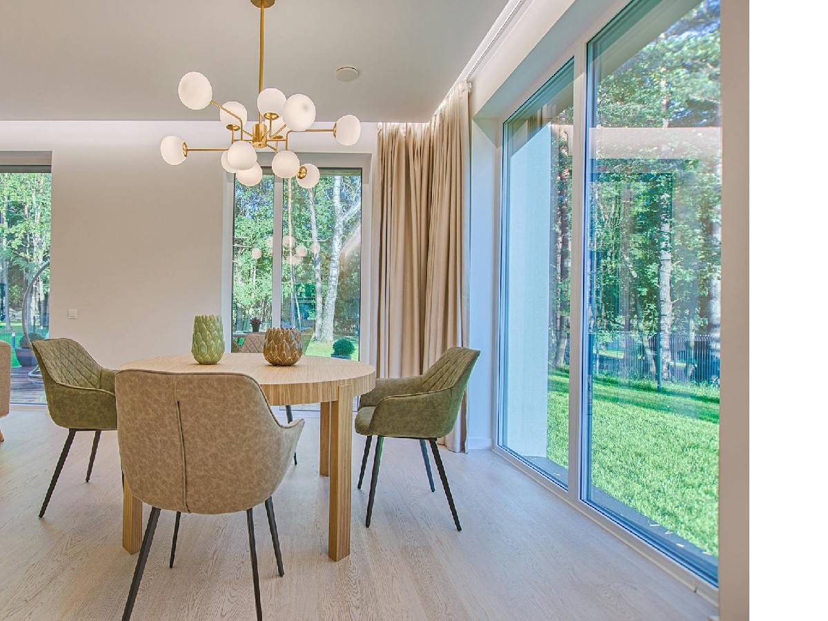 System drzwi przesuwnych w salonie